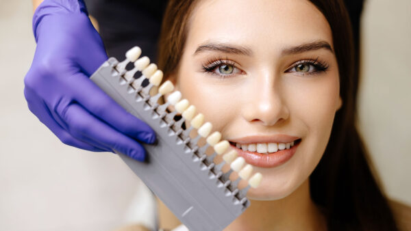 System KöR Whitening Deep Bleaching — technologia wybielania zębów dostępna w Białymstoku